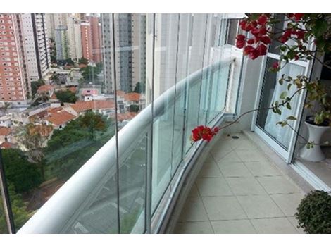 Orçamento de Fechamento de Sacada em Vidro para Apartamento em São Paulo